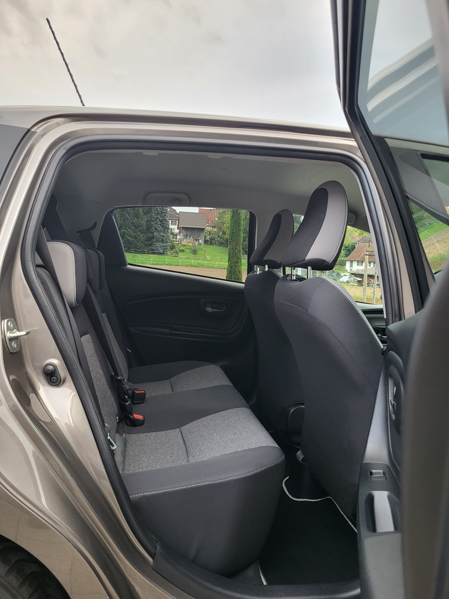 TOYOTA Yaris 1.5 Trend CVT-image-10