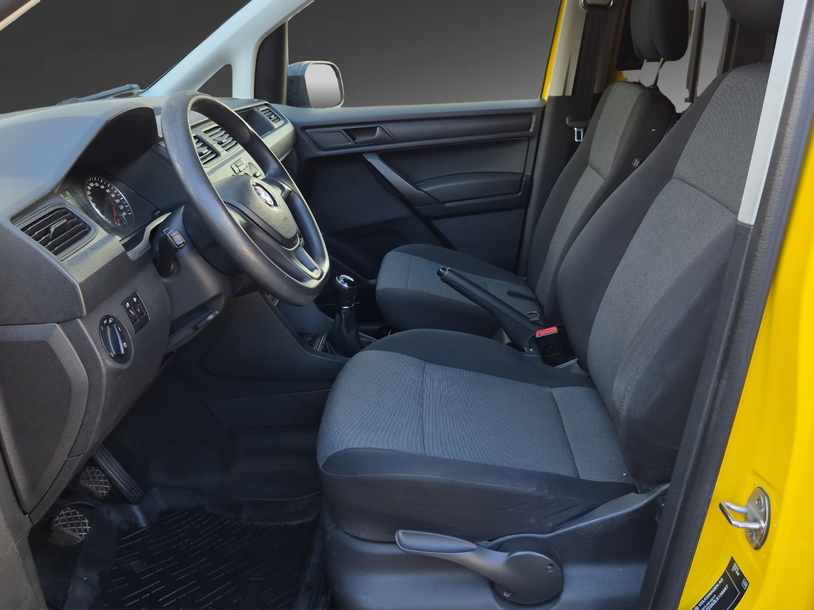VW Caddy Maxi 2.0TDI 4Motion BlueMotion Technology-image-5