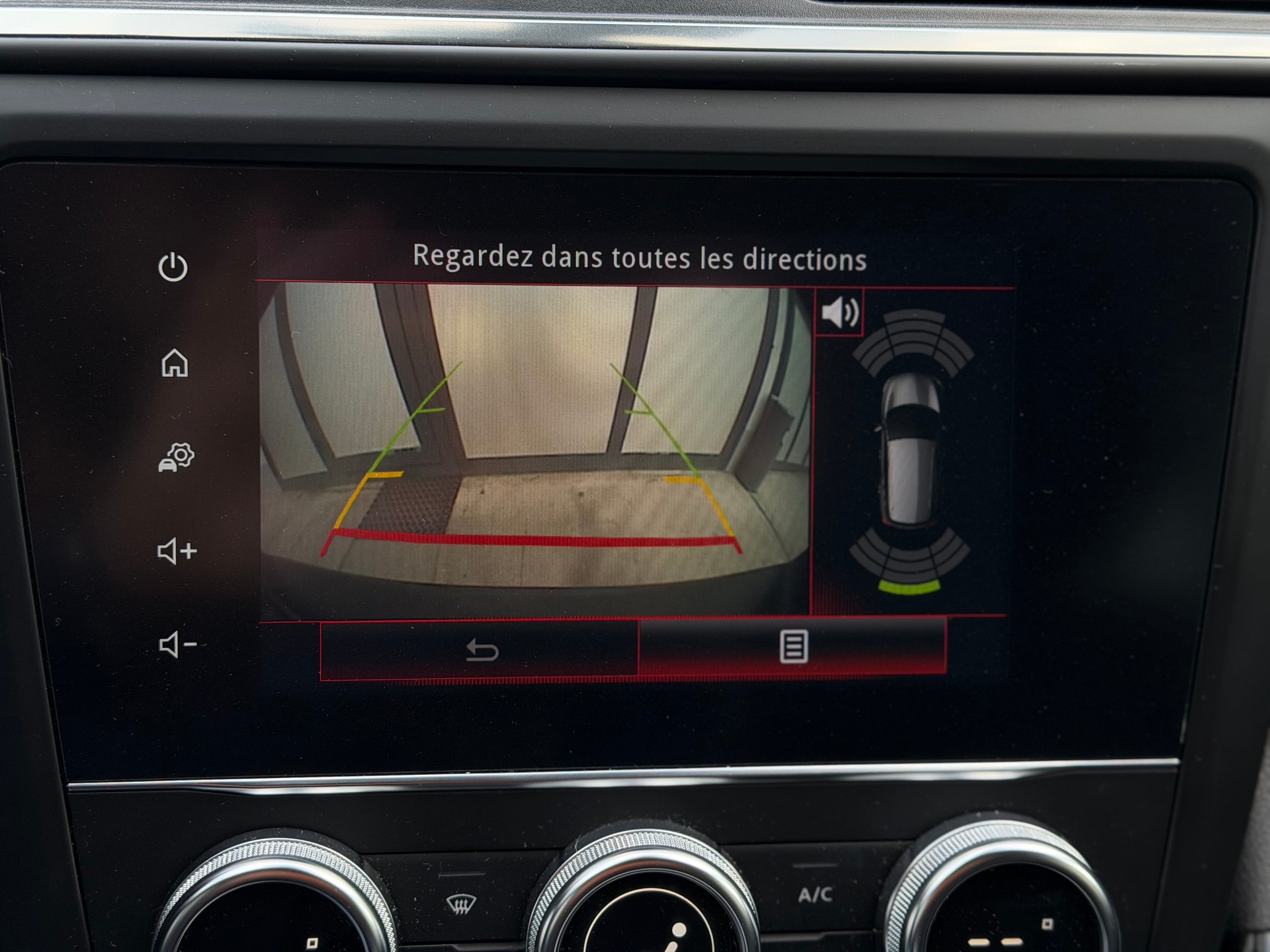 RENAULT Kadjar 1.3 16V Turbo Business EDC-image-17