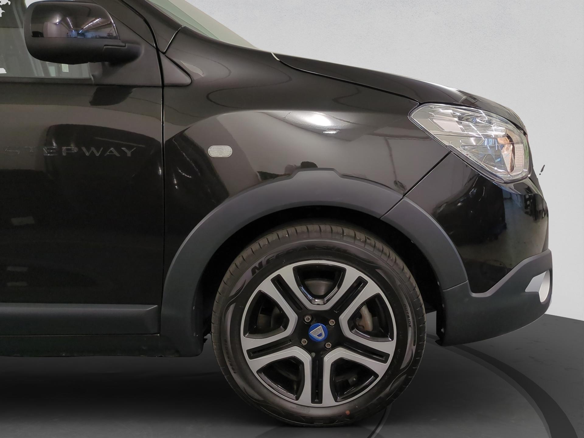 DACIA Lodgy TCE 130 Celebration 7PL-image-17