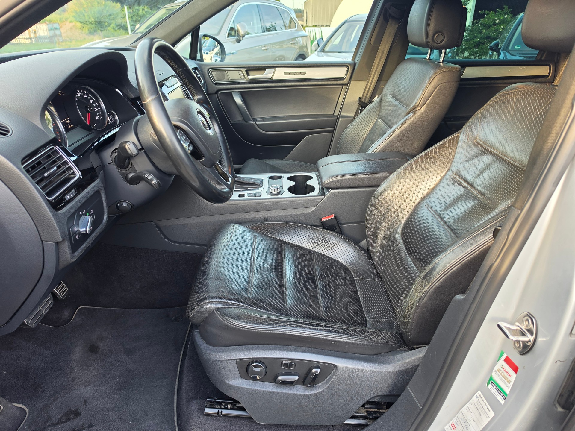 VW Touareg 3.0 TDI BlueMotion Technology Tiptronic-image-9