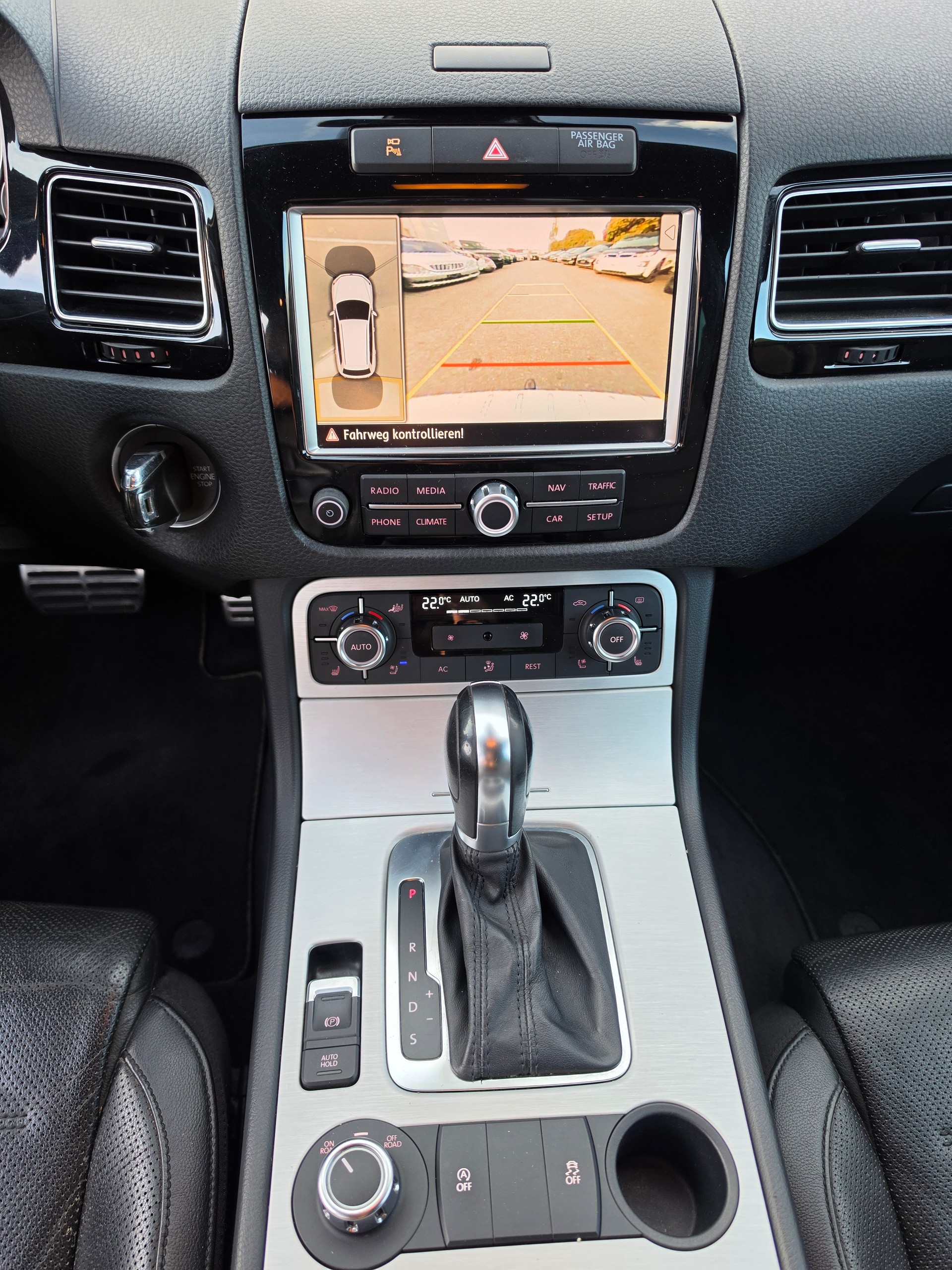 VW Touareg 3.0 TDI BlueMotion Technology Tiptronic-image-14