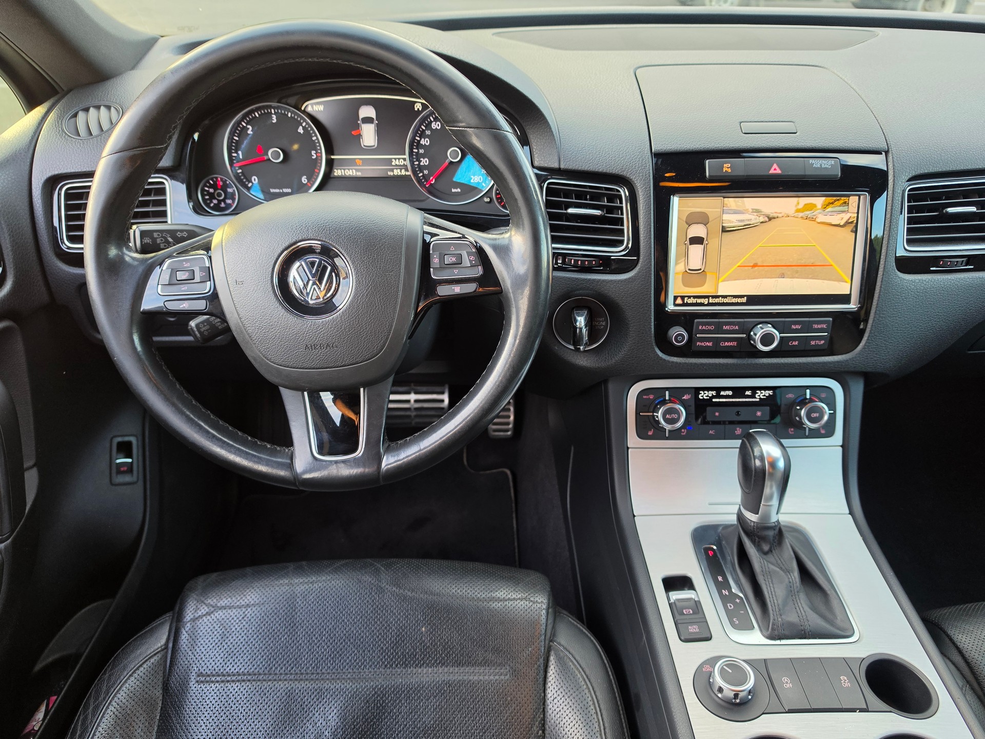 VW Touareg 3.0 TDI BlueMotion Technology Tiptronic-image-13