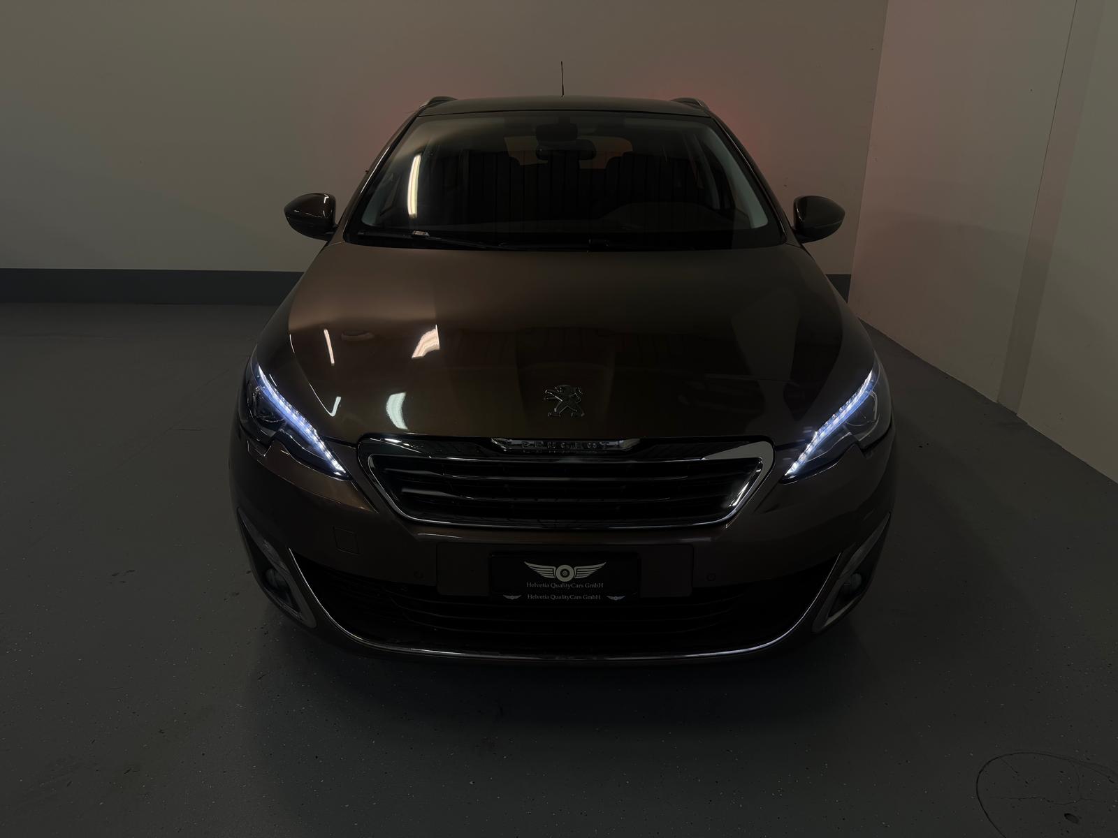 PEUGEOT 308 SW 1.2 THP Féline Automatic-image-5