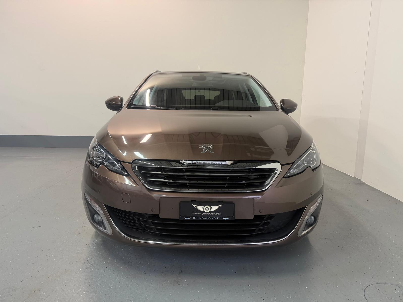 PEUGEOT 308 SW 1.2 THP Féline Automatic-image-4