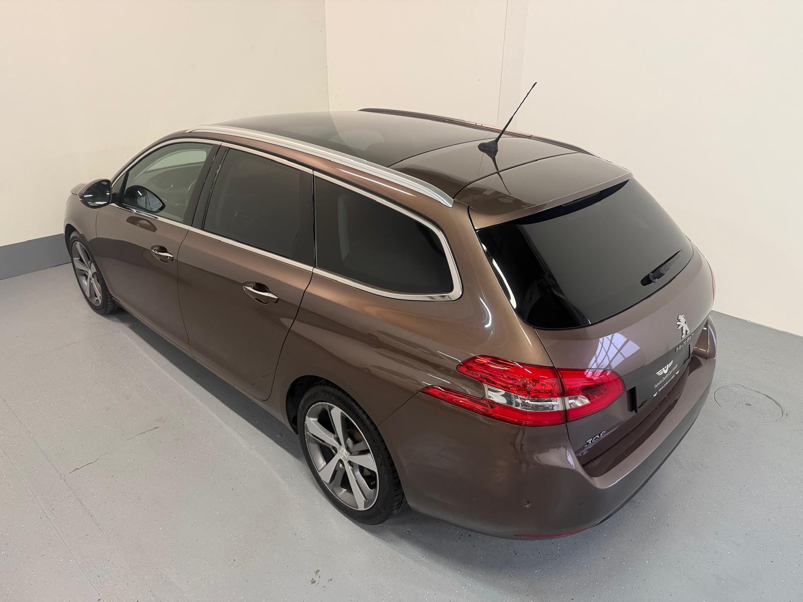 PEUGEOT 308 SW 1.2 THP Féline Automatic-image-8