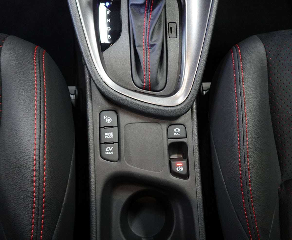 TOYOTA Yaris Cross 1.5 GR Sport e-CVT 360° Kamera-image-15