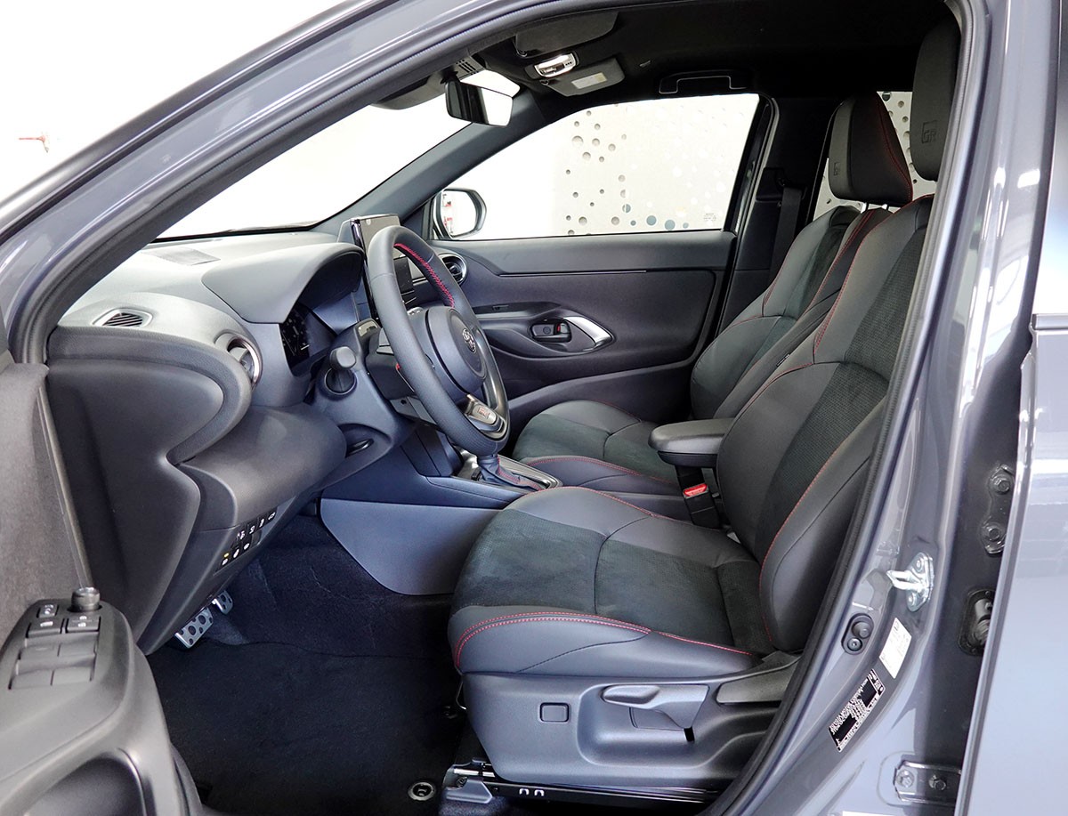 TOYOTA Yaris Cross 1.5 GR Sport e-CVT 360° Kamera-image-6