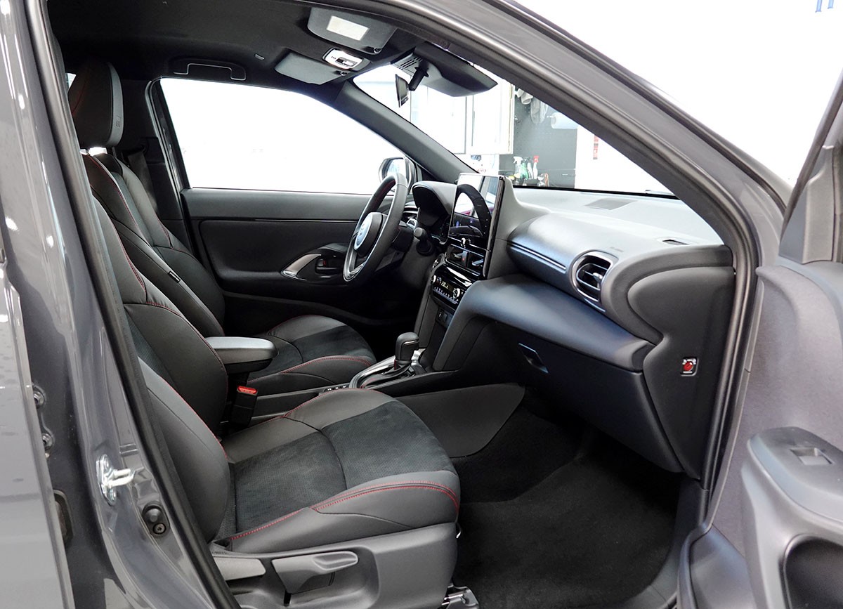 TOYOTA Yaris Cross 1.5 GR Sport e-CVT 360° Kamera-image-4
