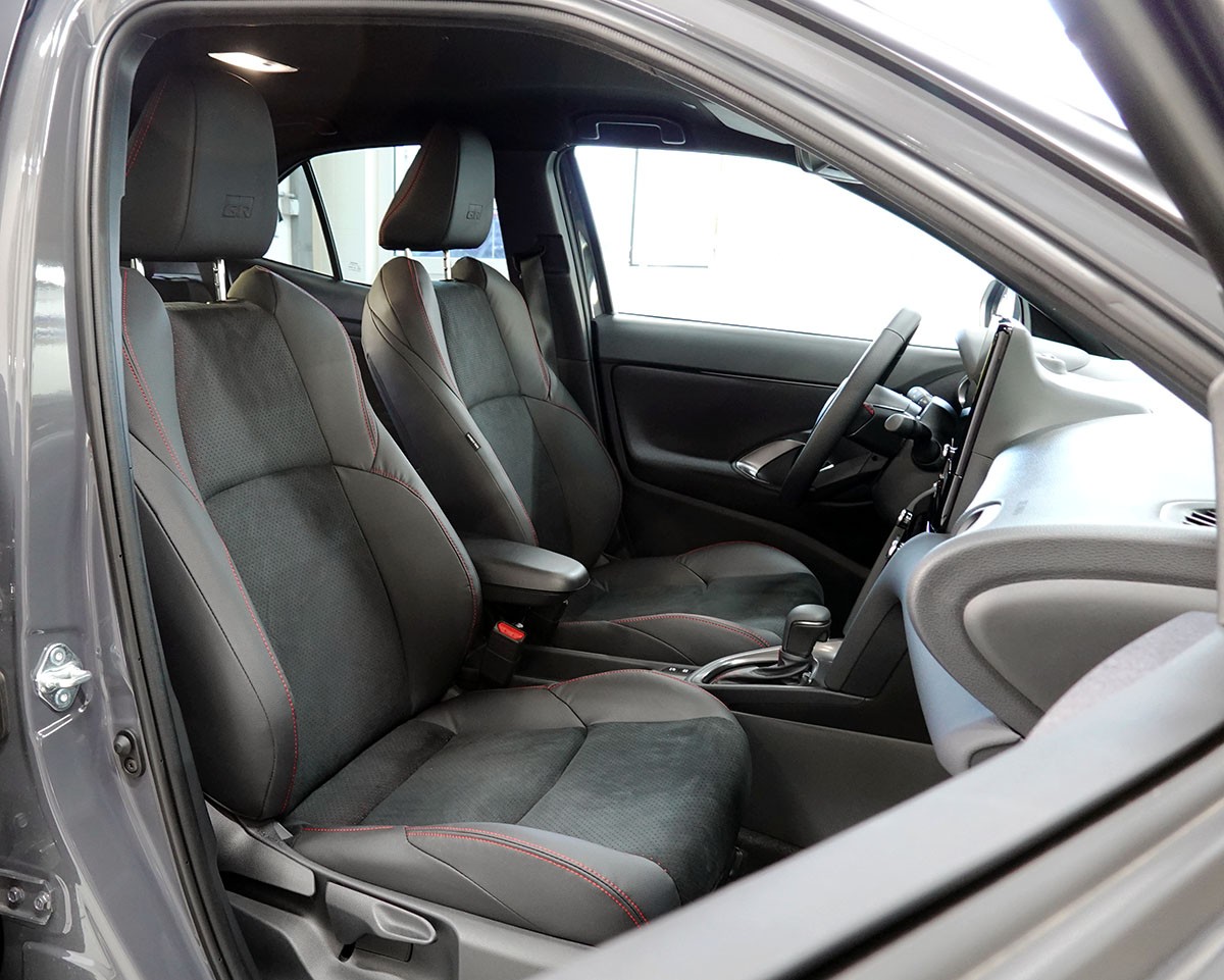 TOYOTA Yaris Cross 1.5 GR Sport e-CVT 360° Kamera-image-3
