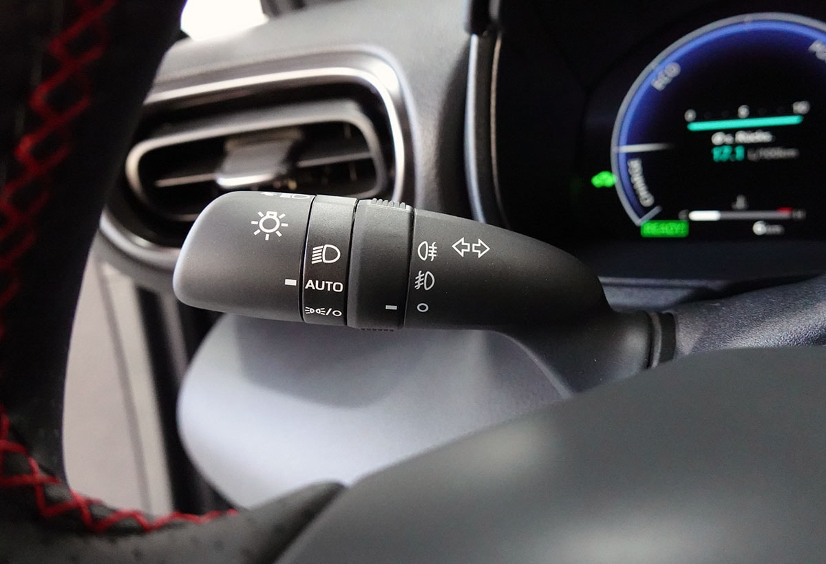 TOYOTA Yaris Cross 1.5 GR Sport e-CVT 360° Kamera-image-16