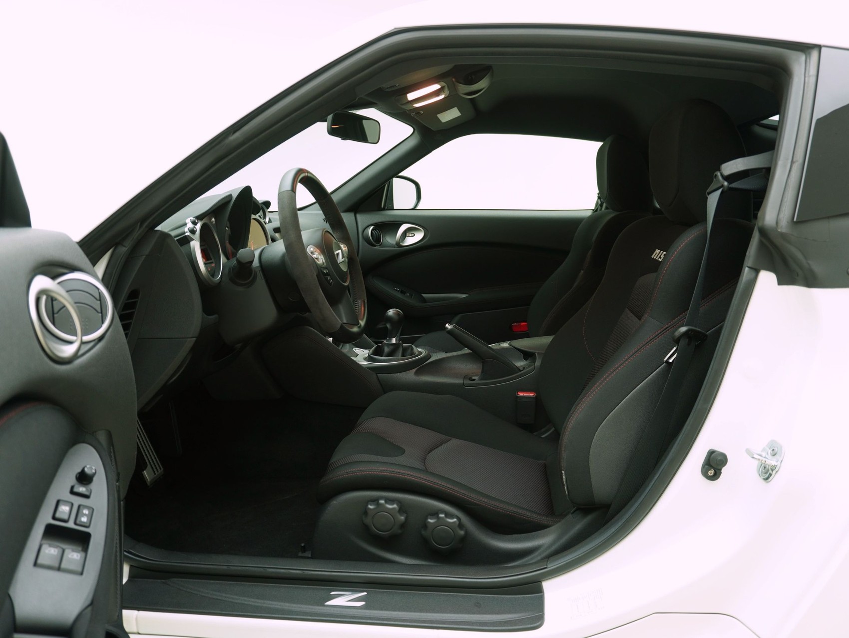 NISSAN 370 Z Coupé 3.7 V6 24V Nismo-image-11