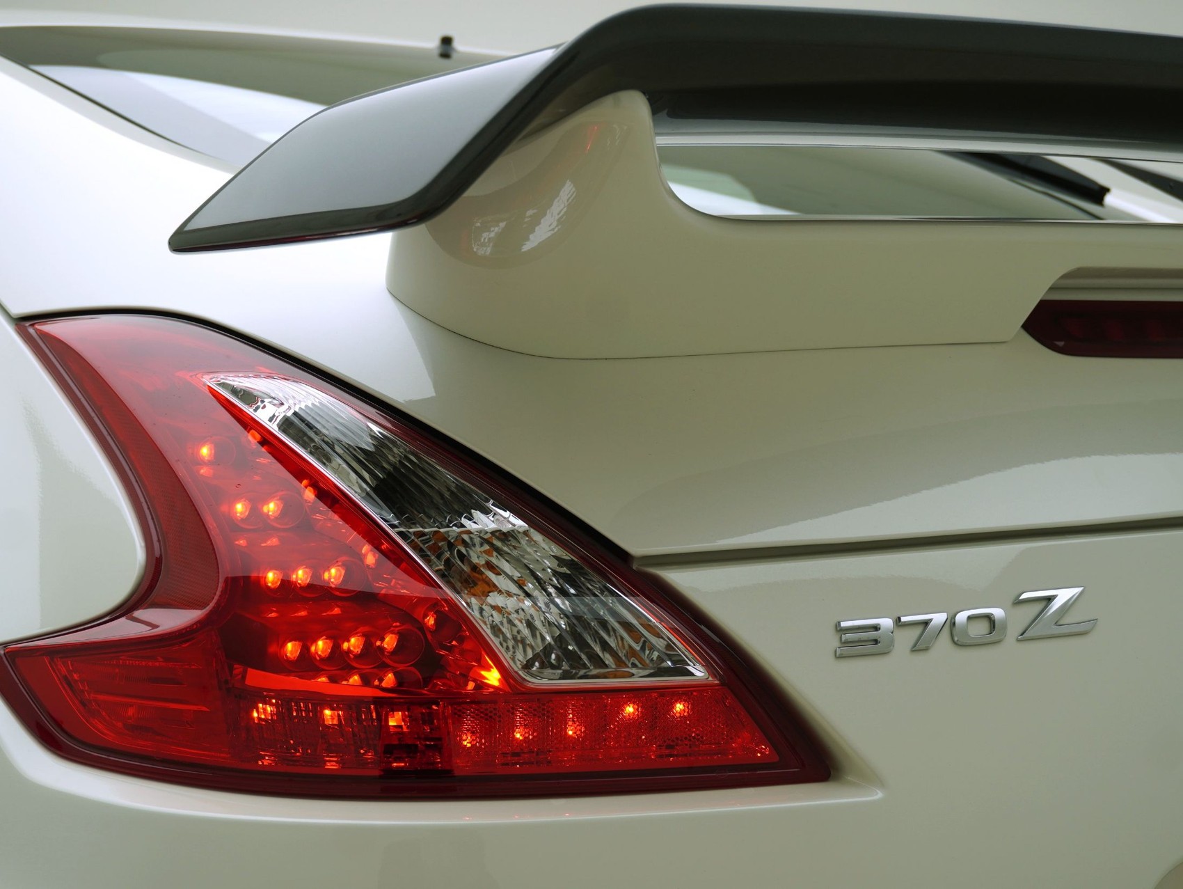 NISSAN 370 Z Coupé 3.7 V6 24V Nismo-image-4