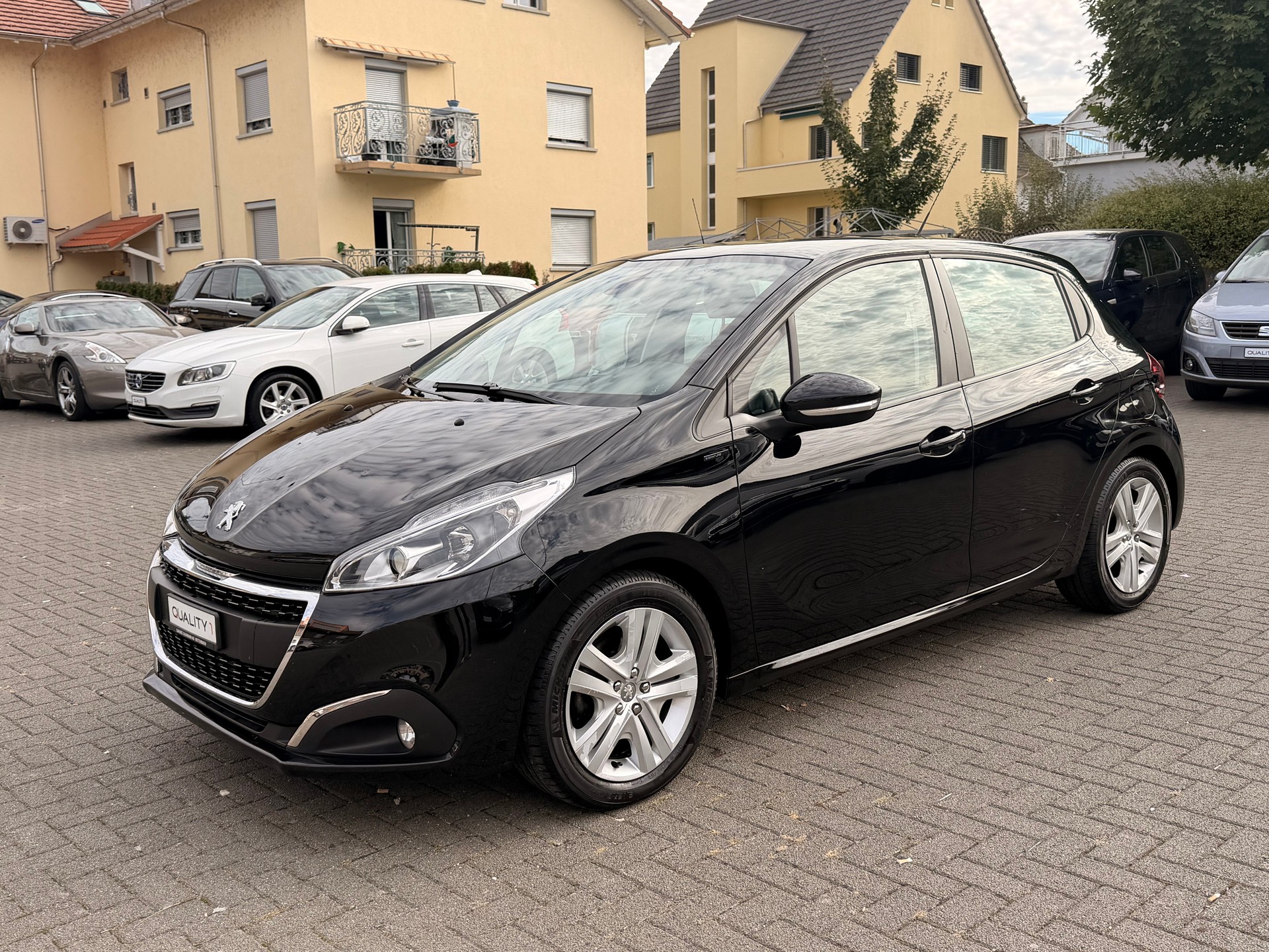 PEUGEOT 208 1.2 PureTech Active-image-2