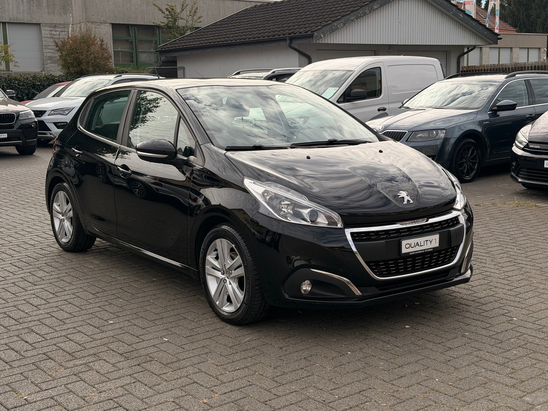 PEUGEOT 208 1.2 PureTech Active-image-0