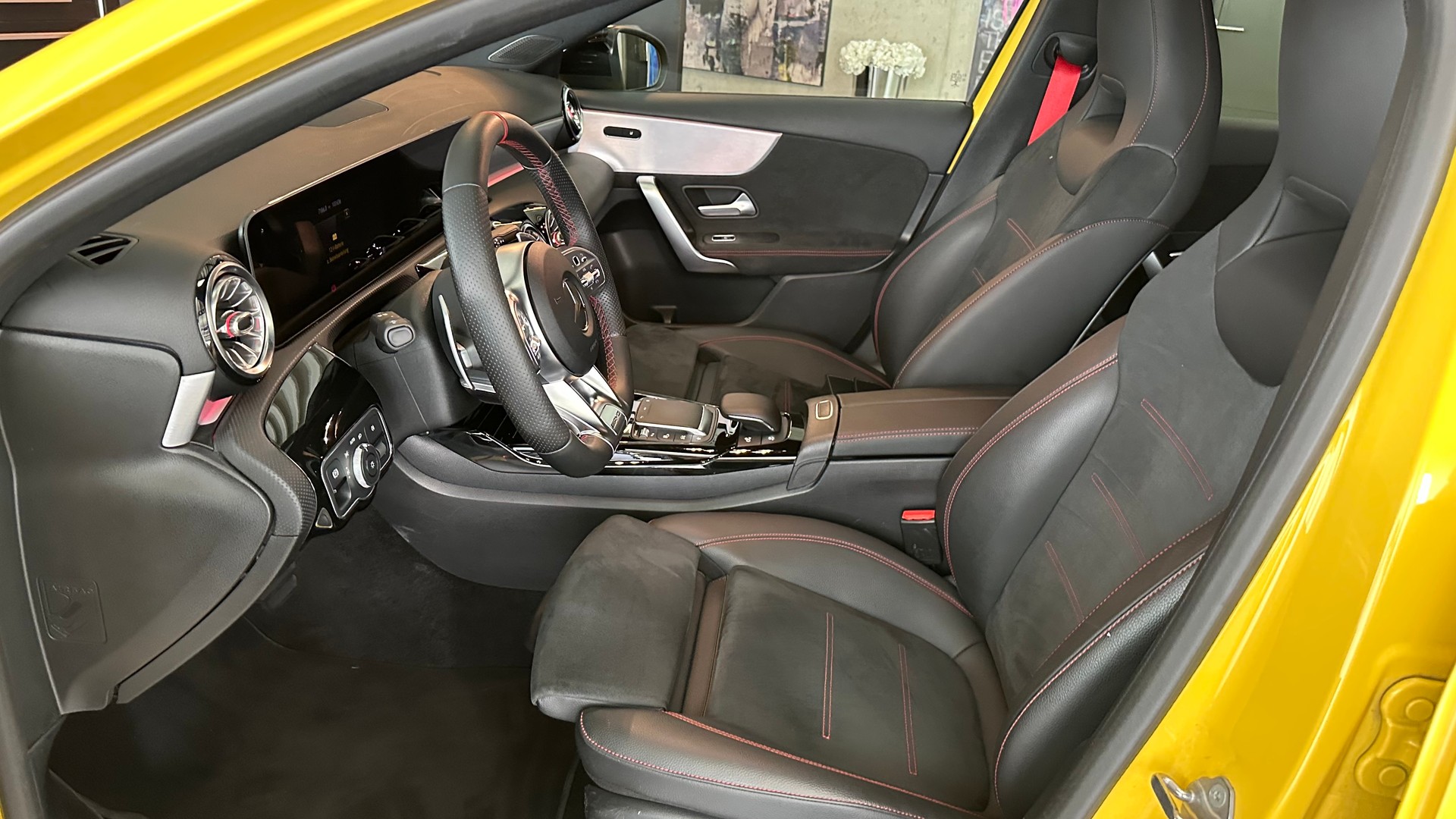 MERCEDES-BENZ A 35 AMG 4matic-image-10