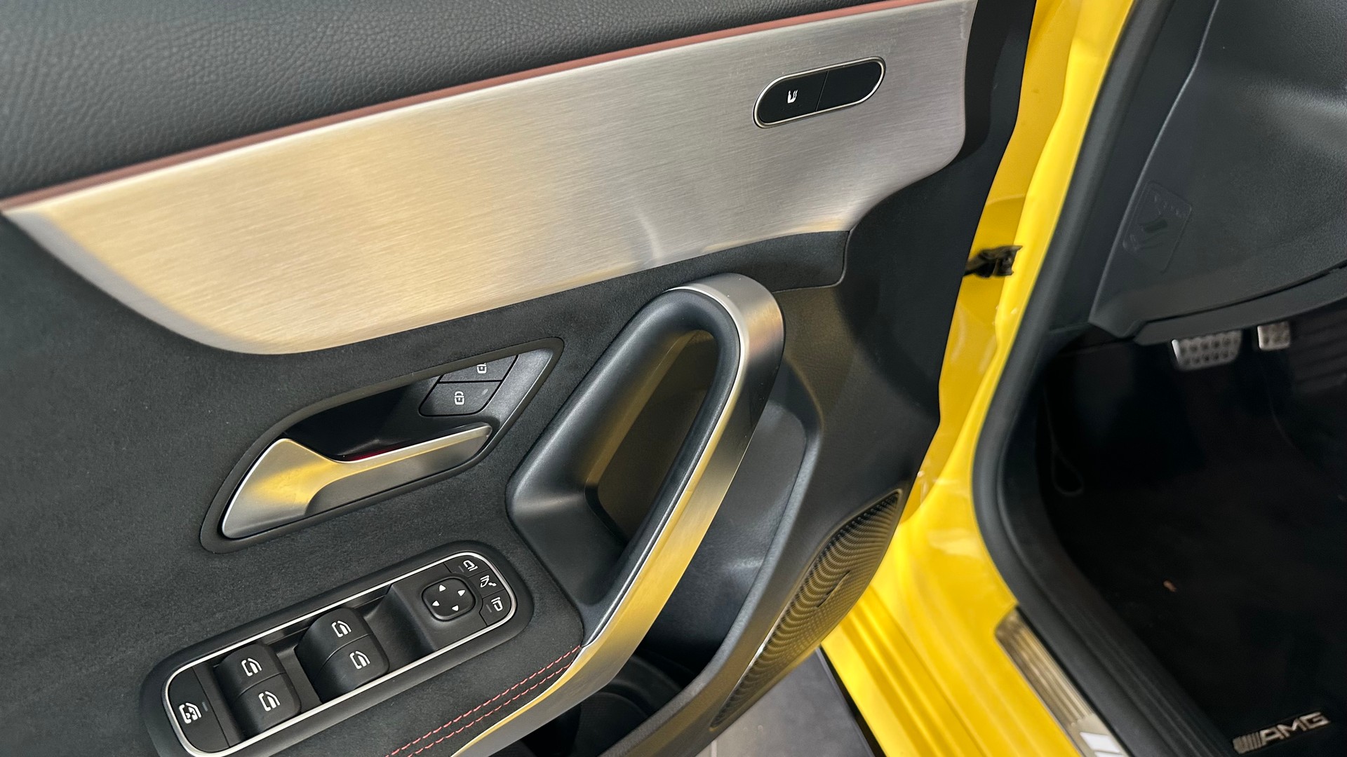 MERCEDES-BENZ A 35 AMG 4matic-image-11