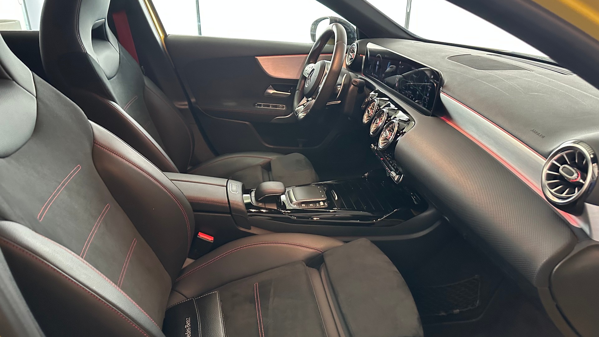 MERCEDES-BENZ A 35 AMG 4matic-image-23