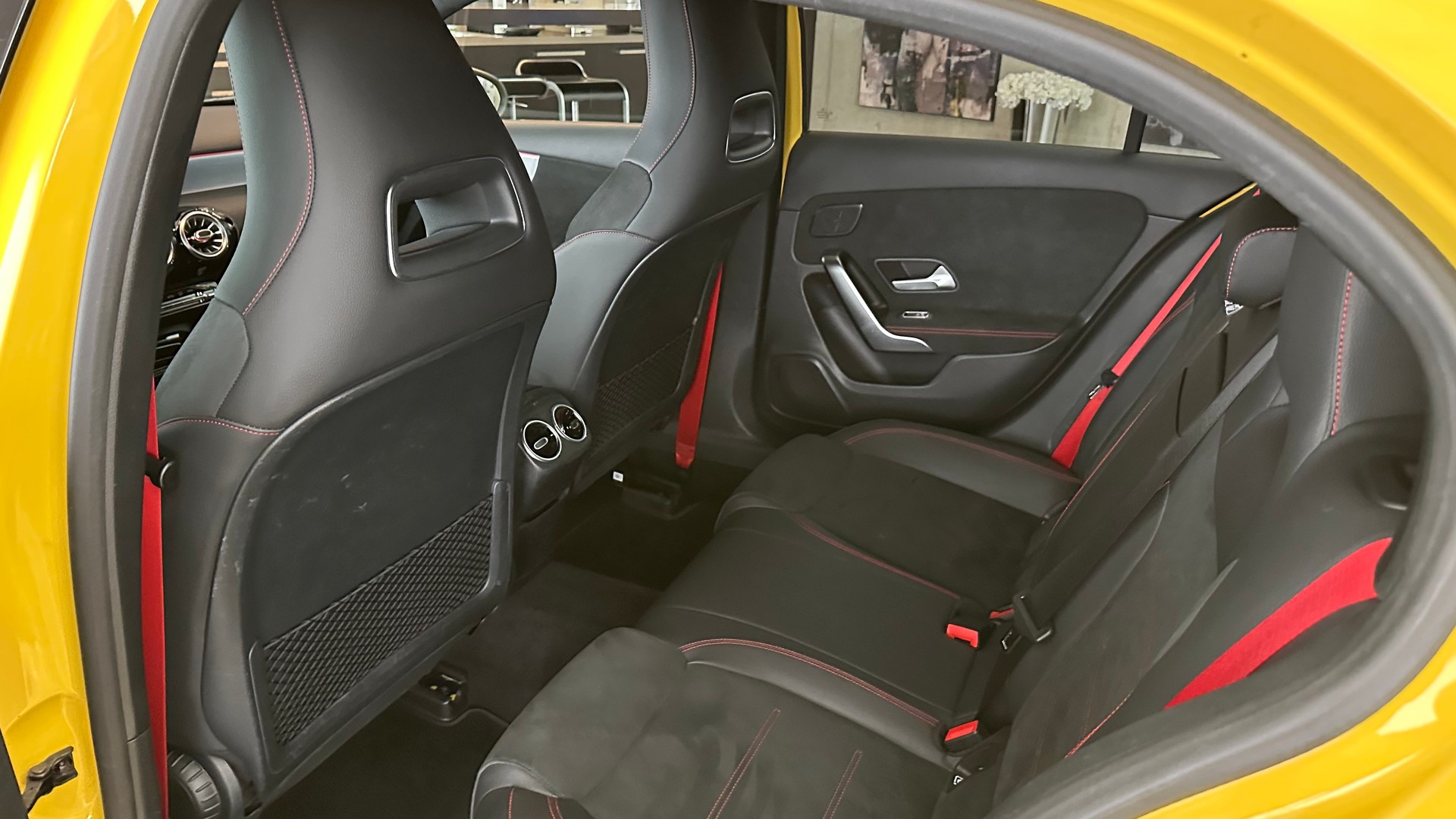 MERCEDES-BENZ A 35 AMG 4matic-image-8