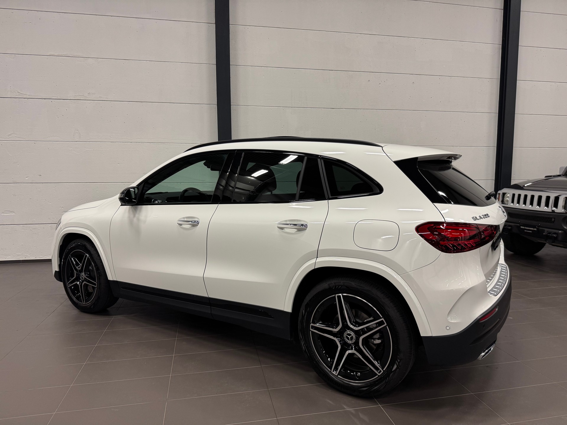 MERCEDES-BENZ GLA 200 7G-DCT AMG LINE-image-10