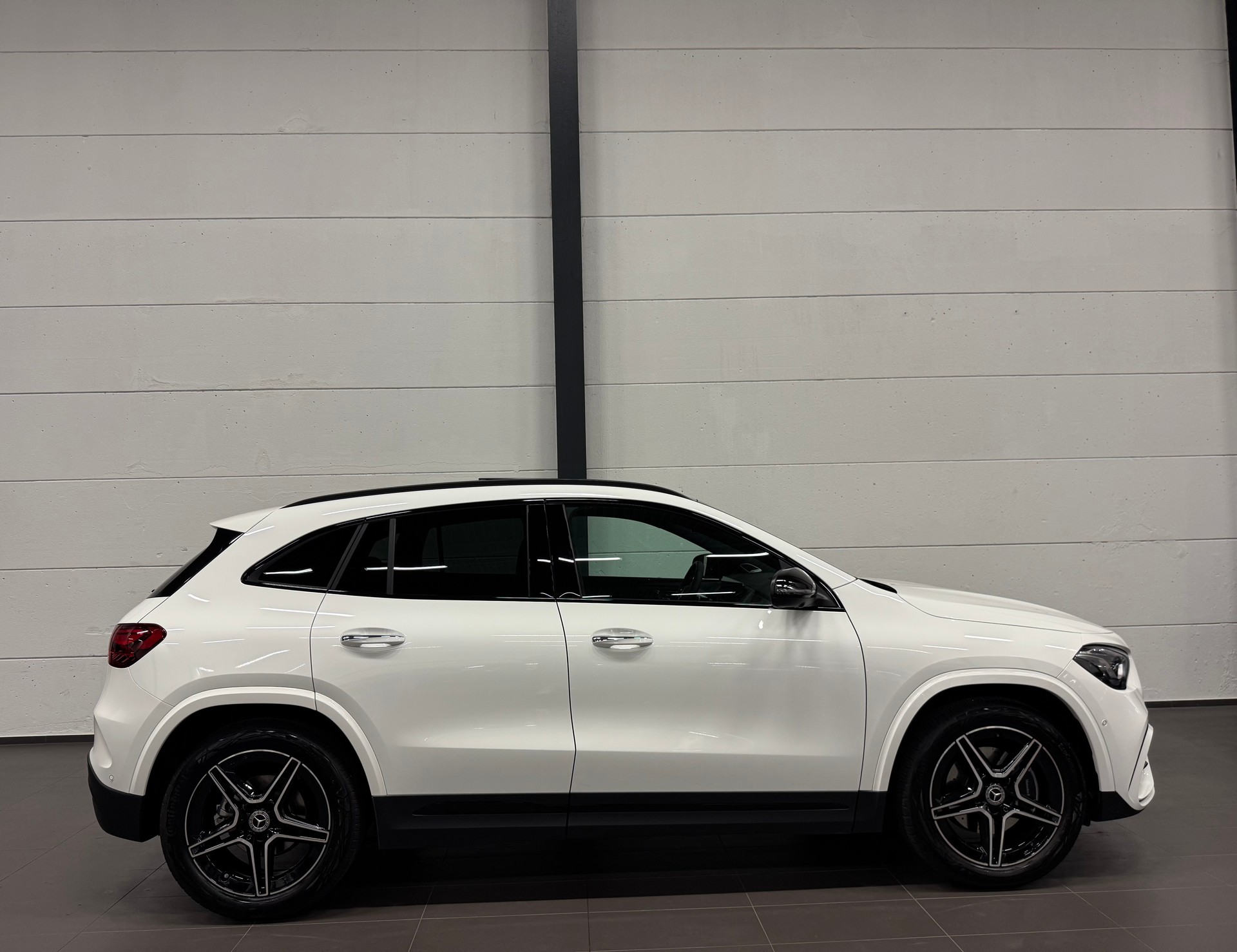 MERCEDES-BENZ GLA 200 7G-DCT AMG LINE-image-8