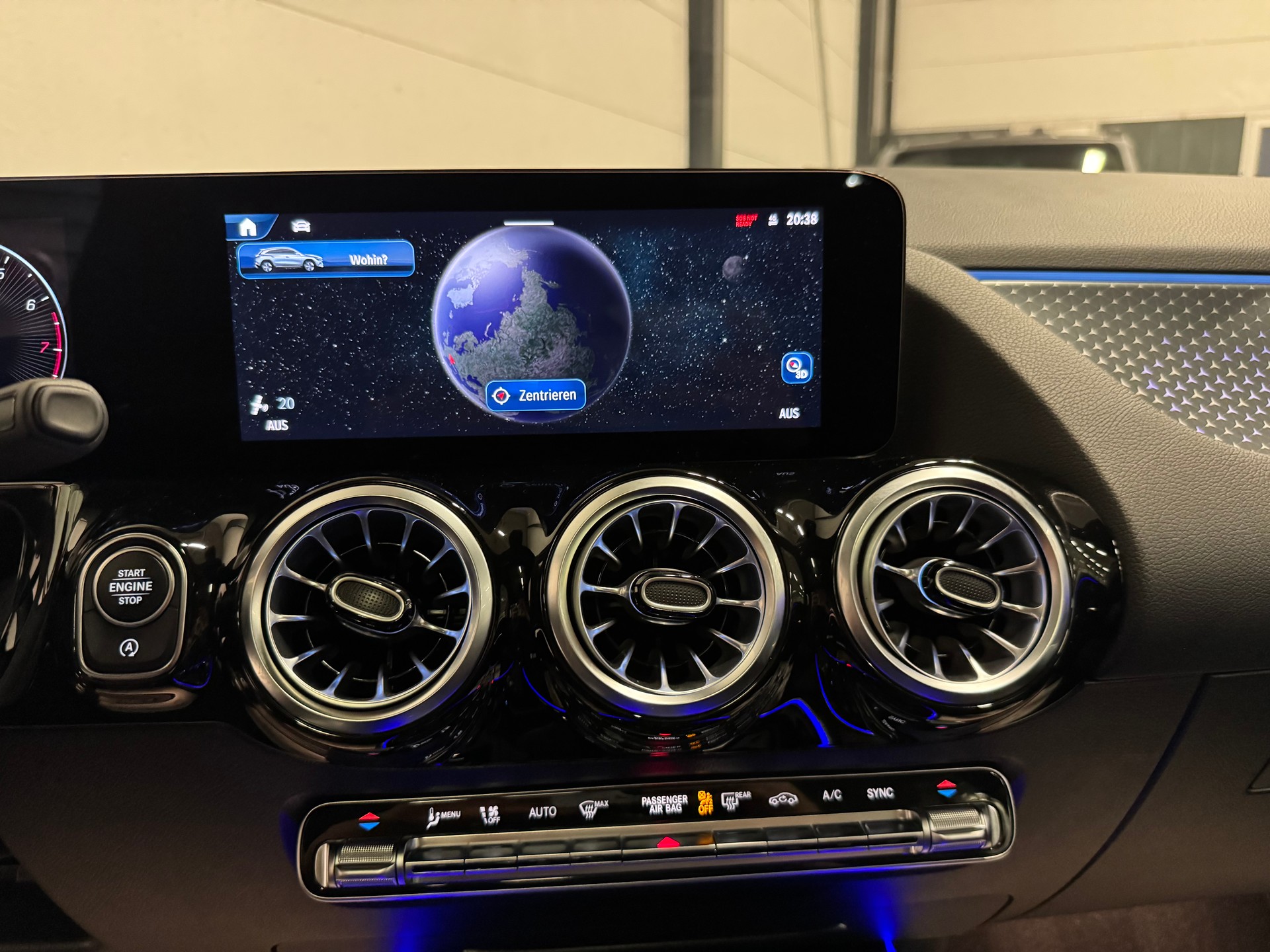 MERCEDES-BENZ GLA 200 7G-DCT AMG LINE-image-25