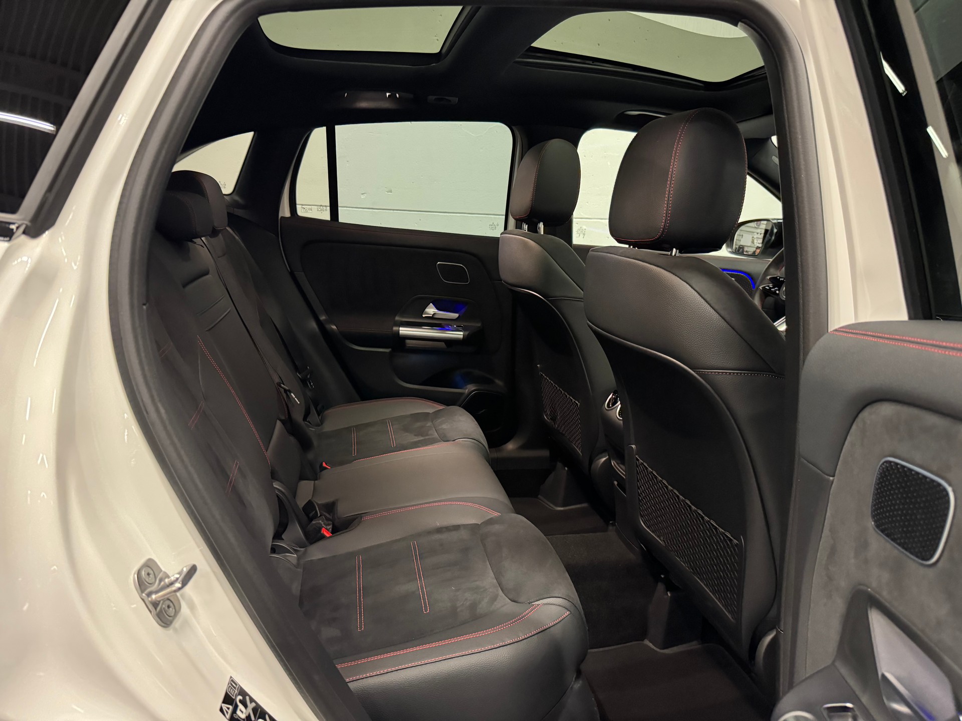 MERCEDES-BENZ GLA 200 7G-DCT AMG LINE-image-22