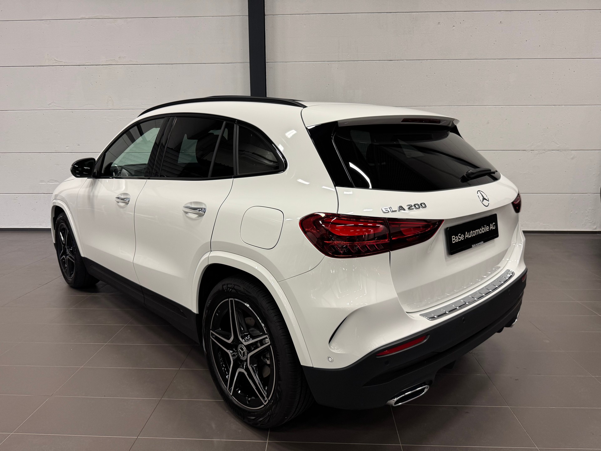 MERCEDES-BENZ GLA 200 7G-DCT AMG LINE-image-12