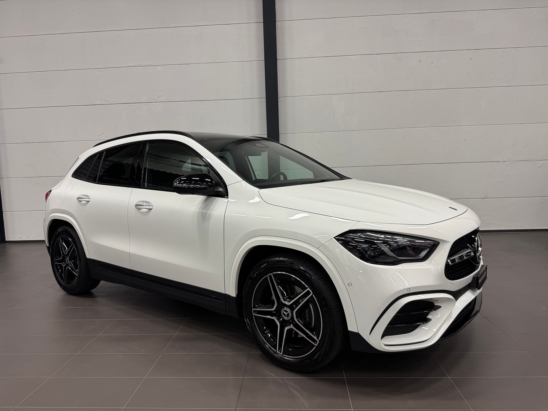 MERCEDES-BENZ GLA 200 7G-DCT AMG LINE-image-3