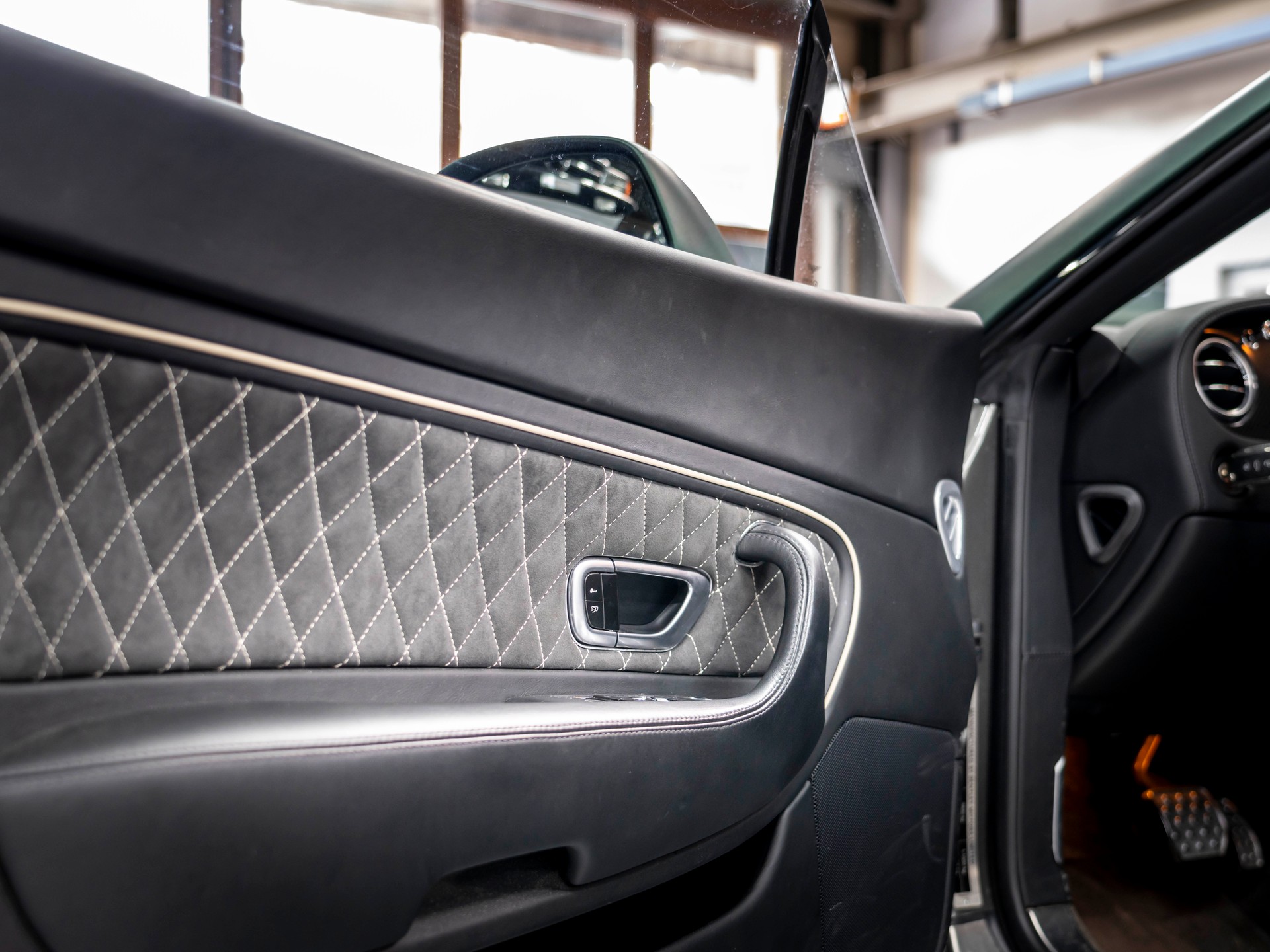 BENTLEY Continental Supersports Convertible 6.0-image-17