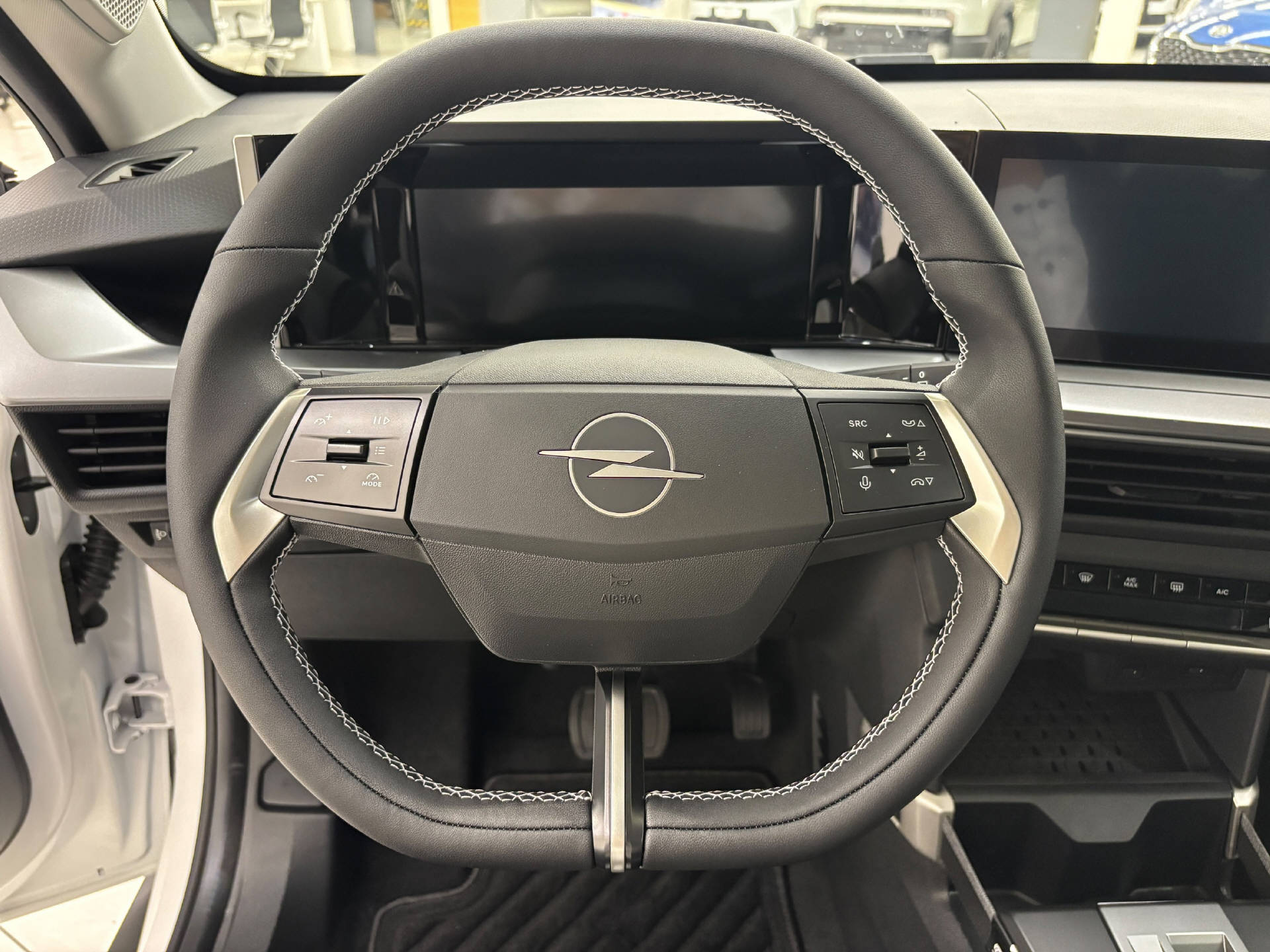 OPEL Frontera 1.2 T HEV GS-image-9