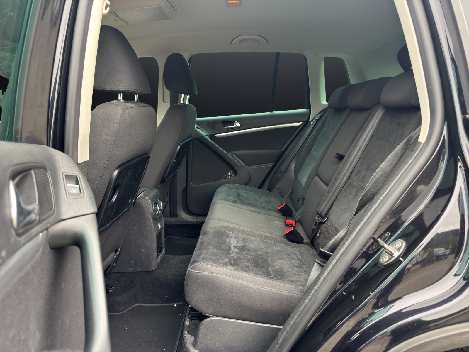 VW Tiguan 2.0 TDI Sport&Style 4Motion DSG-image-11