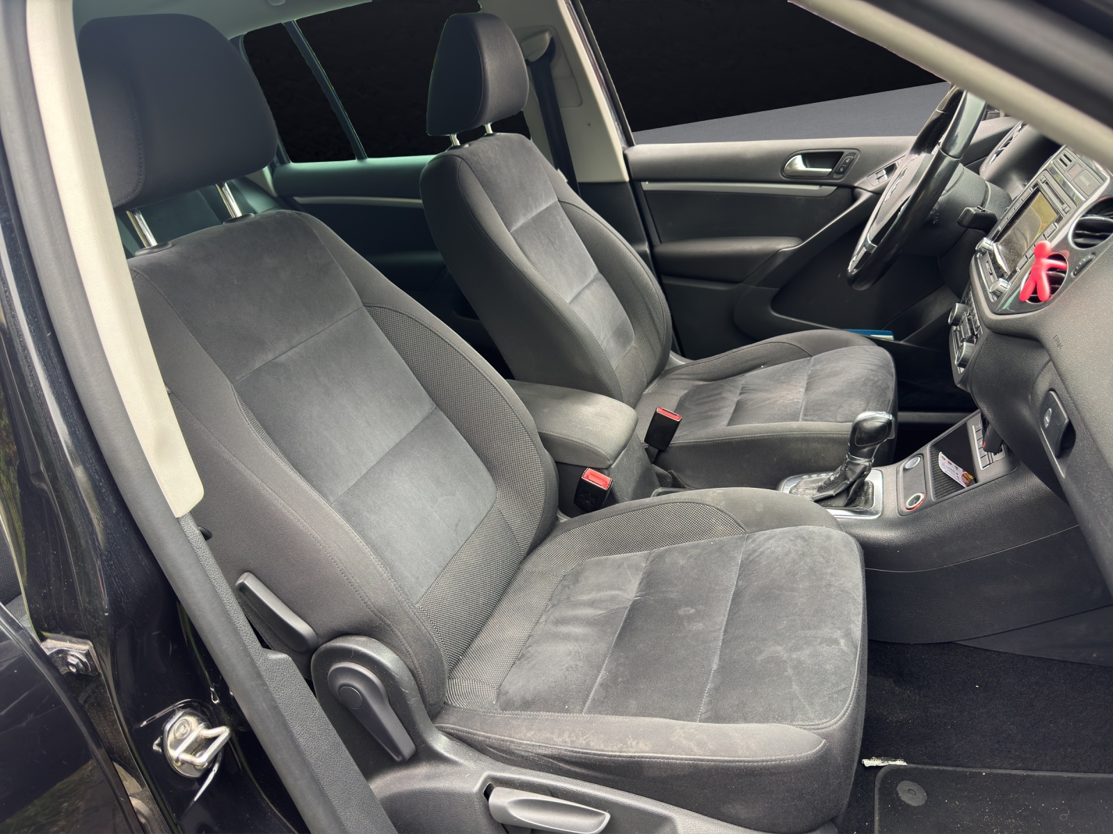 VW Tiguan 2.0 TDI Sport&Style 4Motion DSG-image-13