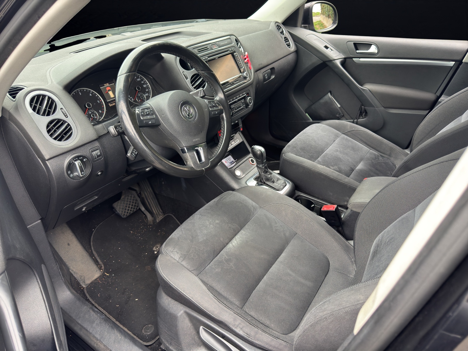 VW Tiguan 2.0 TDI Sport&Style 4Motion DSG-image-8