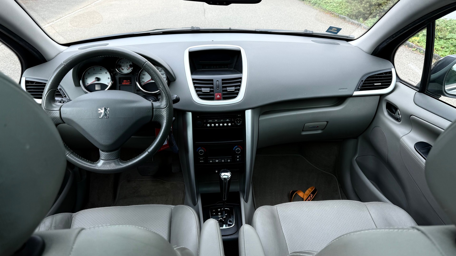PEUGEOT 207 SW 1.6 16V Sport Automatic-image-10