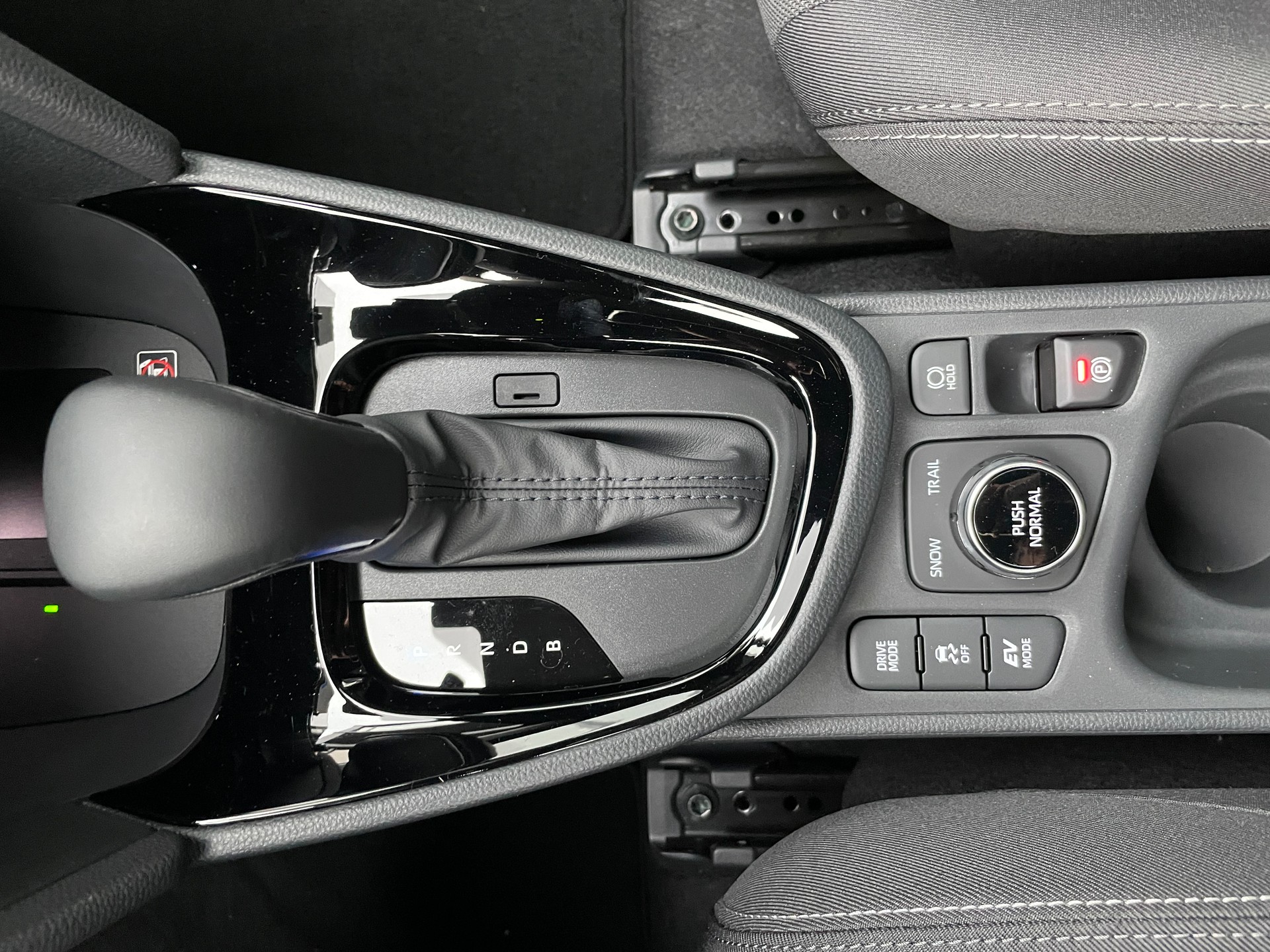 TOYOTA Yaris Cross 1.5 Trend AWDi e-CVT (MODELL 2027)-image-30