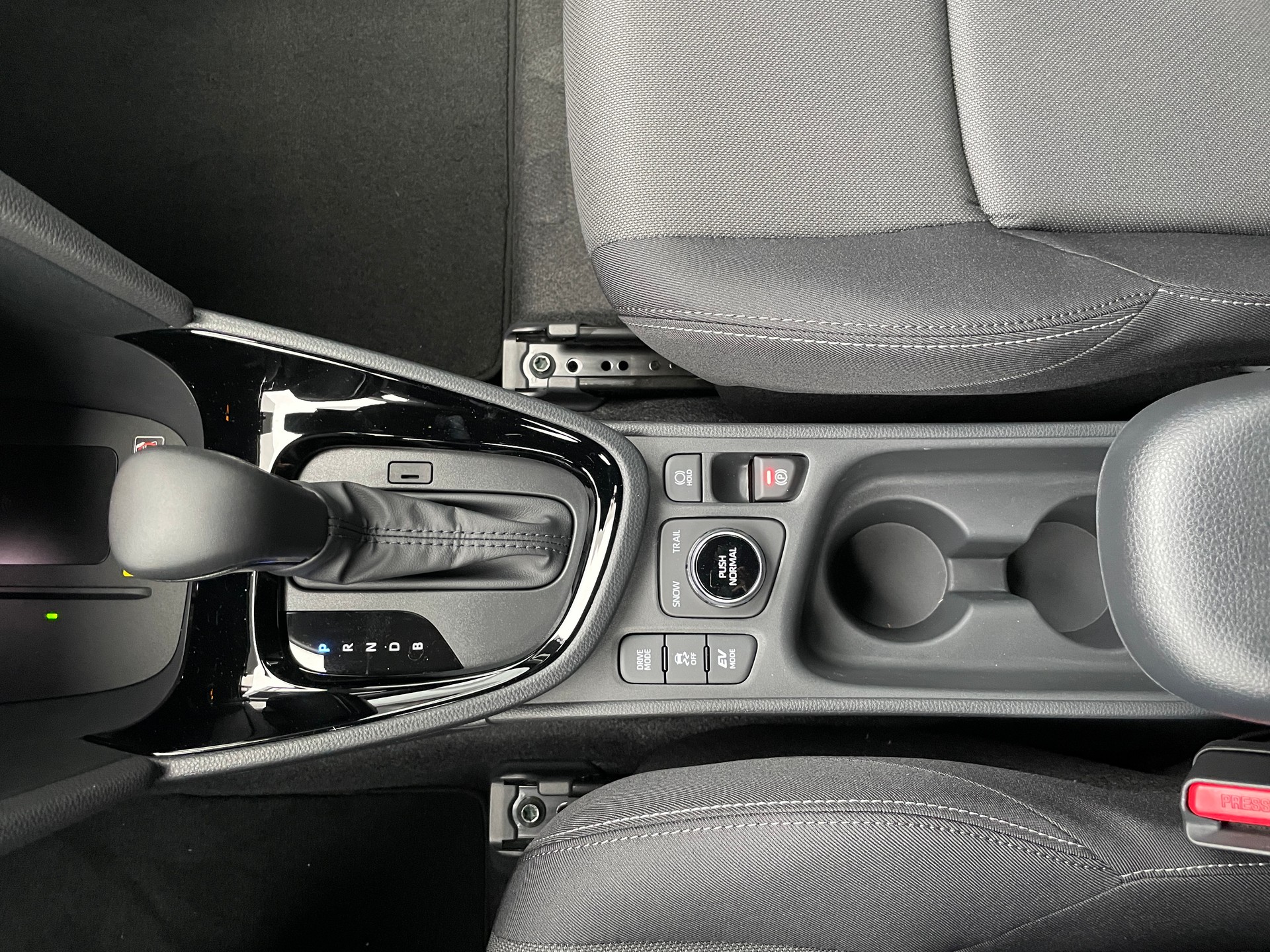 TOYOTA Yaris Cross 1.5 Trend AWDi e-CVT (MODELL 2027)-image-25