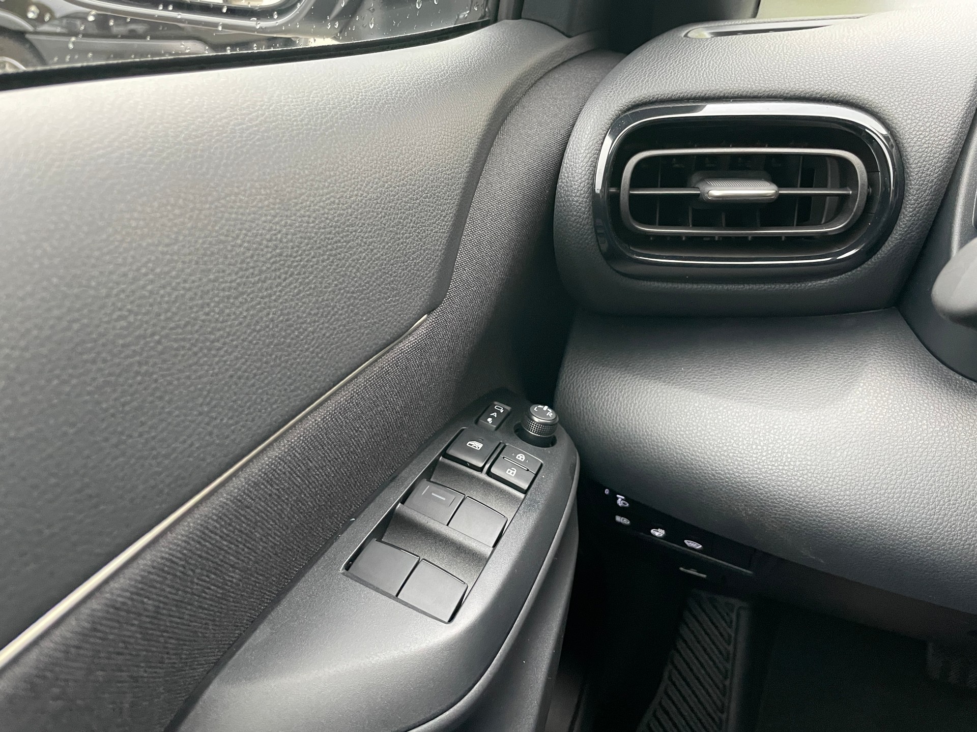 TOYOTA Yaris Cross 1.5 Trend AWDi e-CVT (MODELL 2027)-image-29