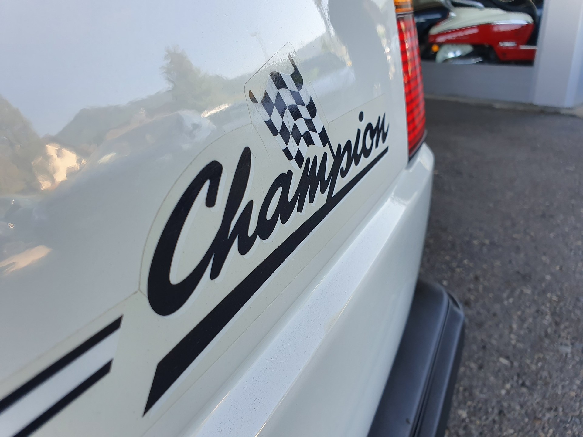 VW Golf 1600 CL Swiss Champ.-image-12