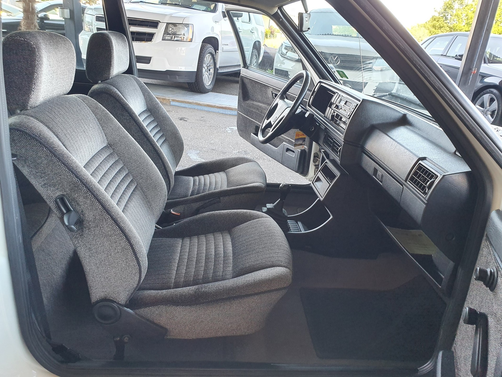VW Golf 1600 CL Swiss Champ.-image-5