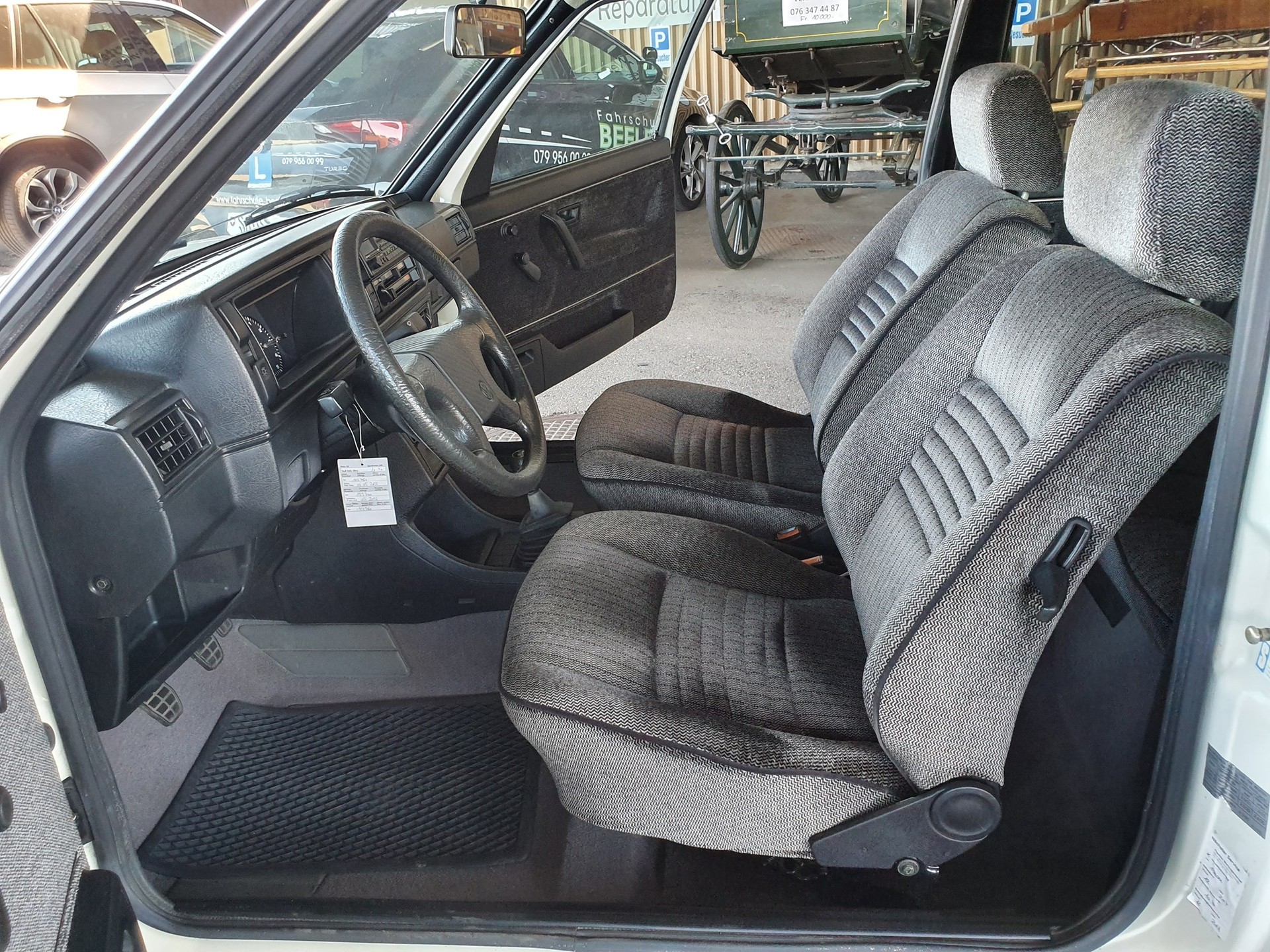 VW Golf 1600 CL Swiss Champ.-image-4