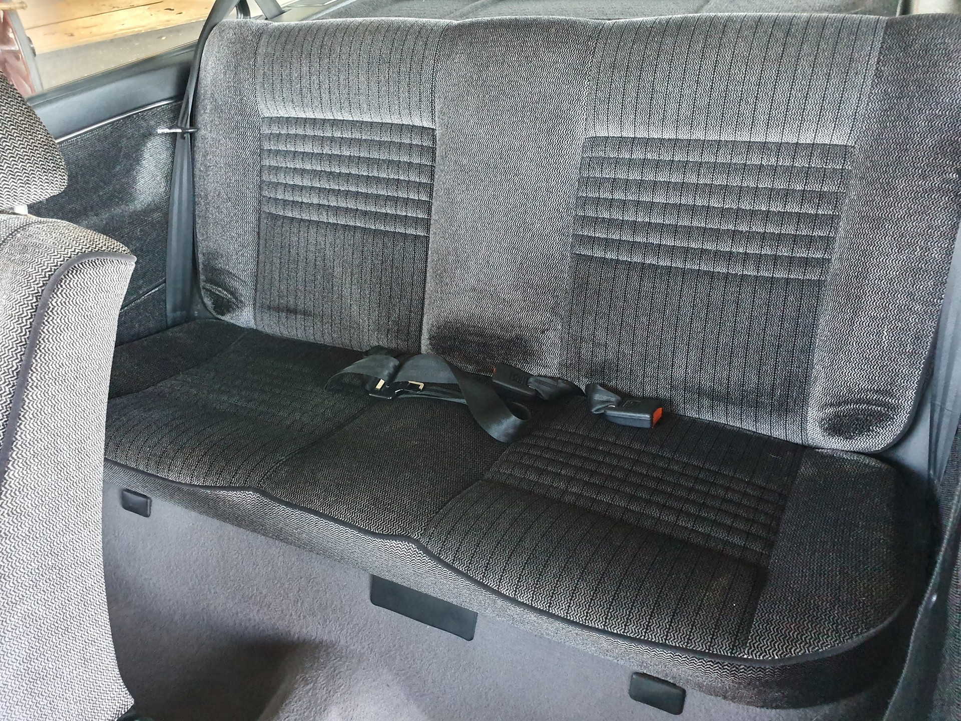 VW Golf 1600 CL Swiss Champ.-image-6