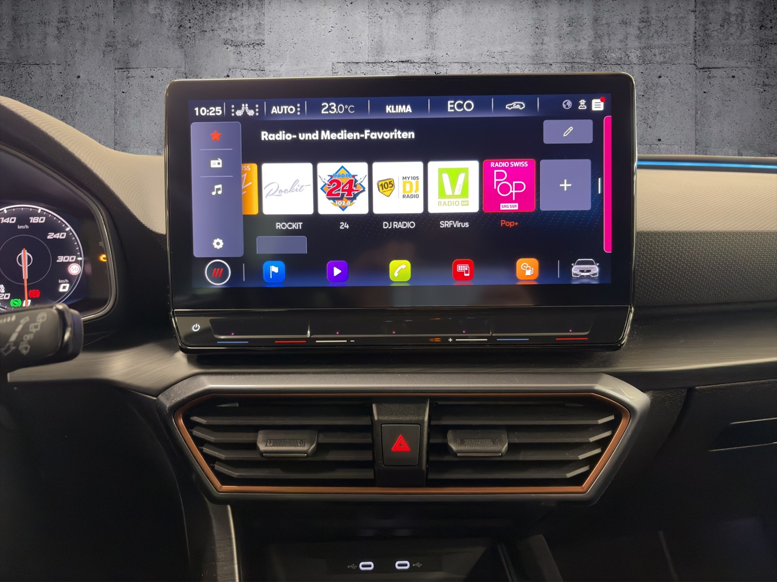 CUPRA LEON ST 1.4 e-HYBRID pHEV VZ DSG-image-11