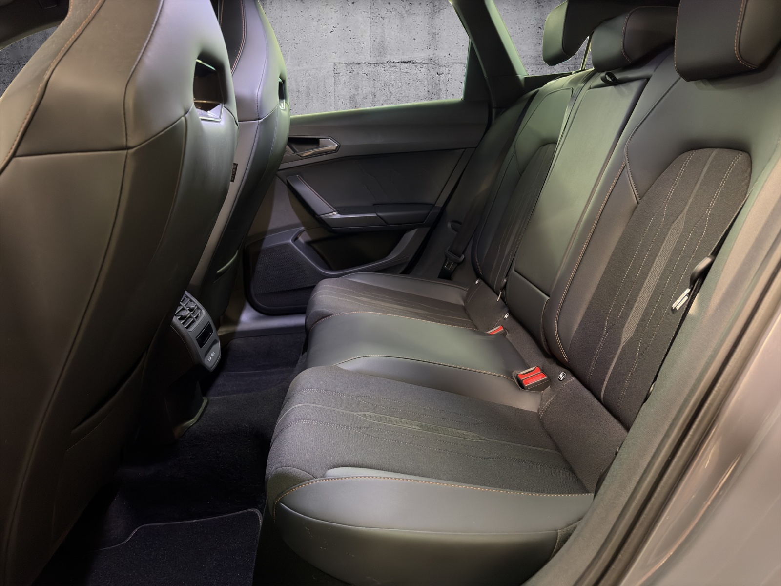 CUPRA LEON ST 1.4 e-HYBRID pHEV VZ DSG-image-12