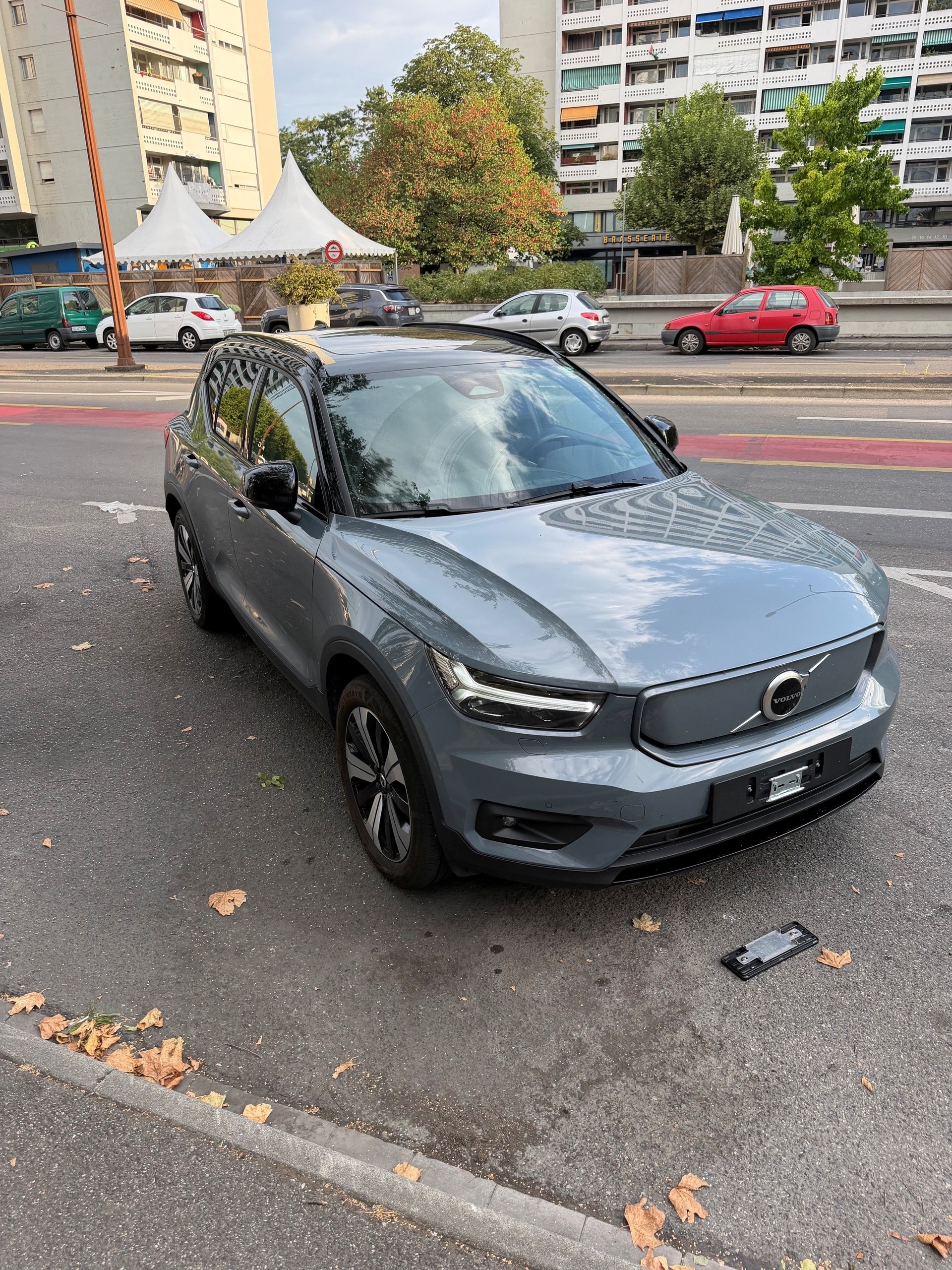 VOLVO XC40 P8 AWD Pure Electric R-Design-image-0