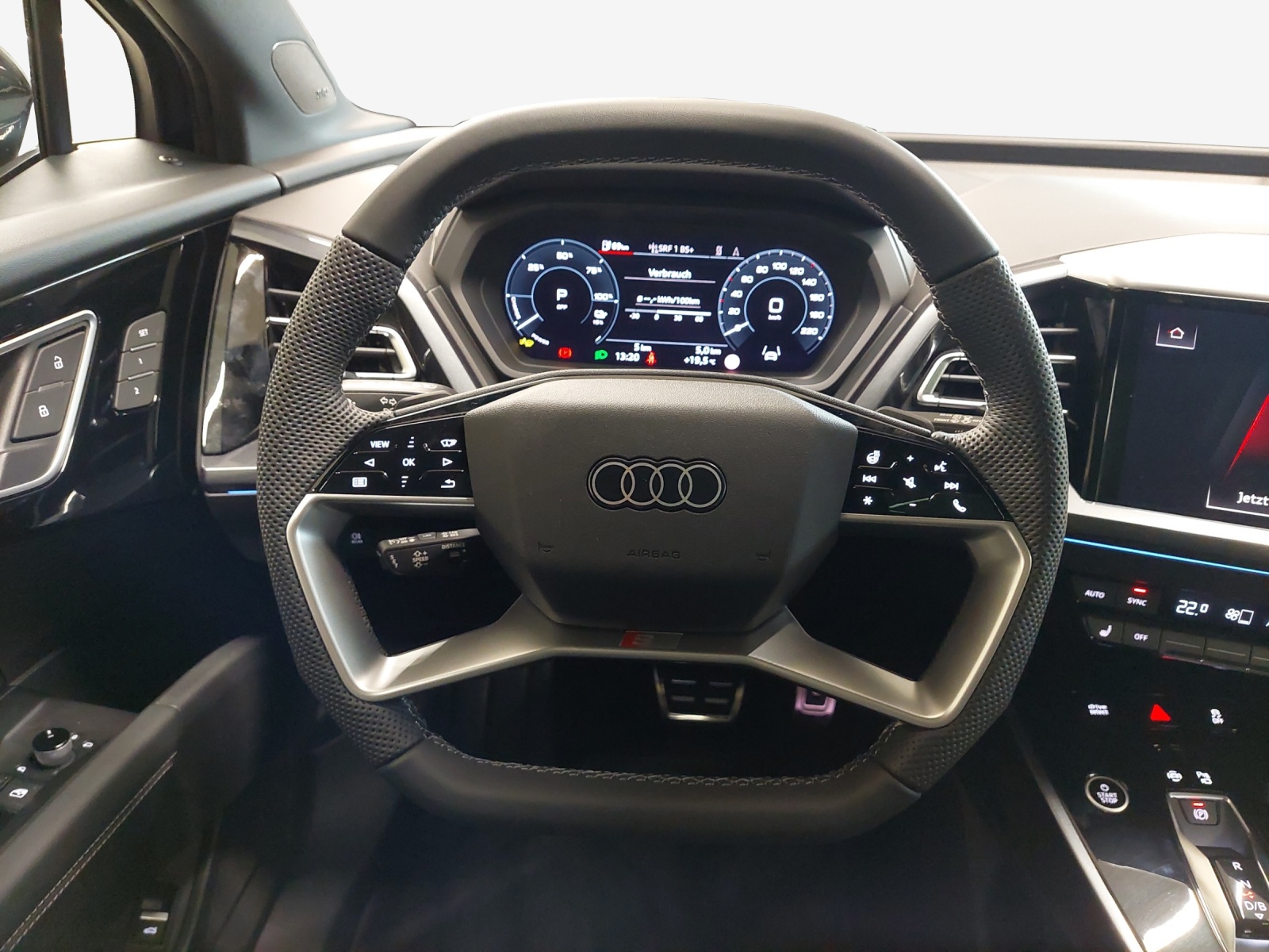 AUDI Q4 e-tron 55 quattro-image-10