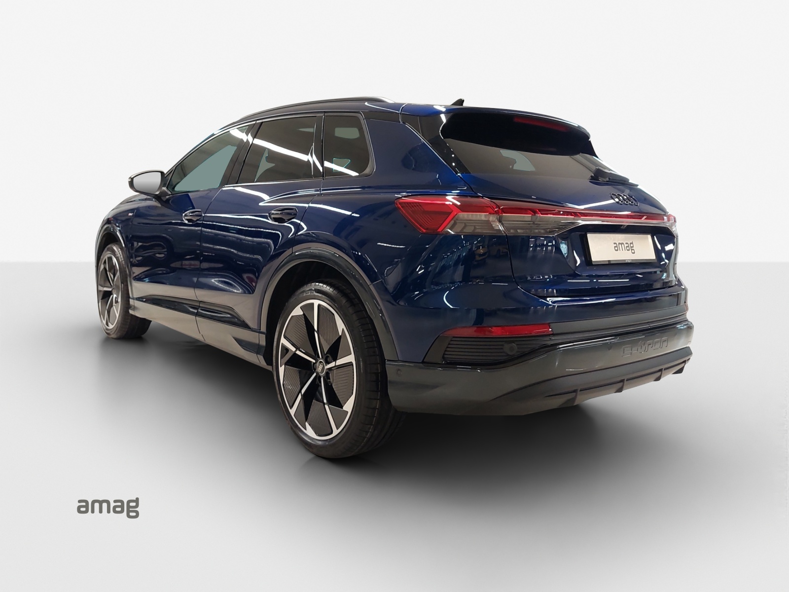 AUDI Q4 e-tron 55 quattro-image-2