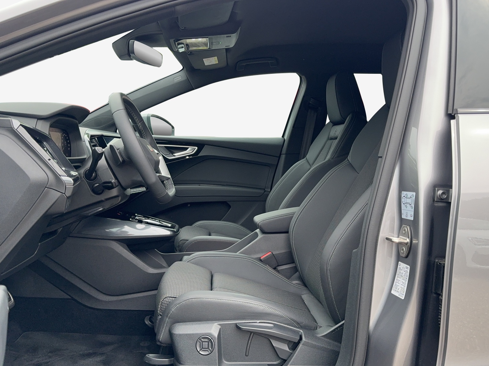 AUDI Q4 e-tron 45 quattro-image-7