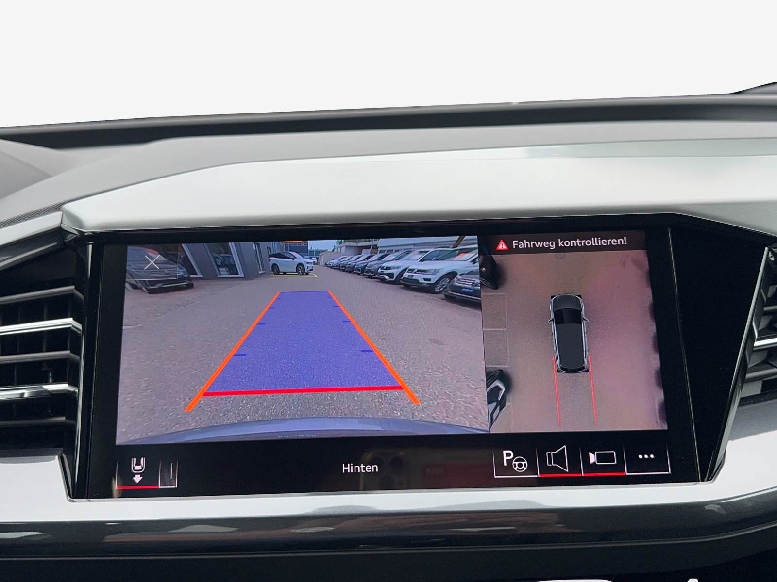 AUDI Q4 e-tron 45 quattro-image-11