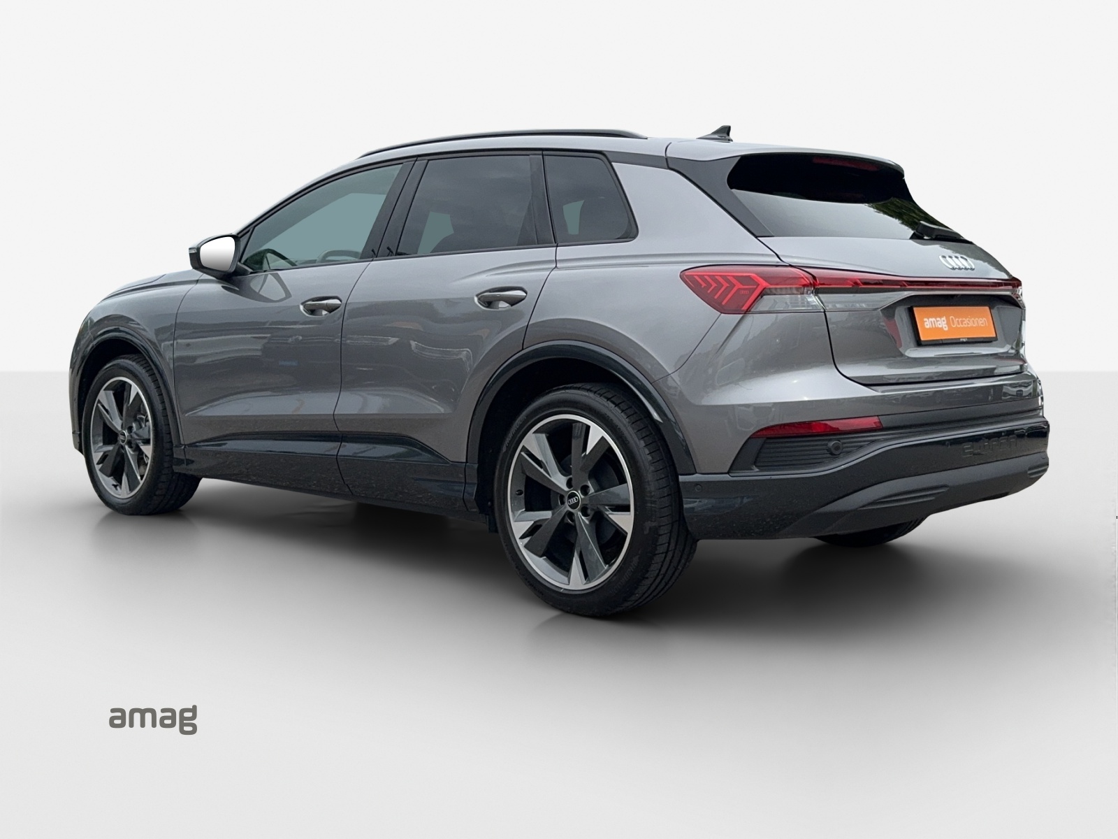 AUDI Q4 e-tron 45 quattro-image-2